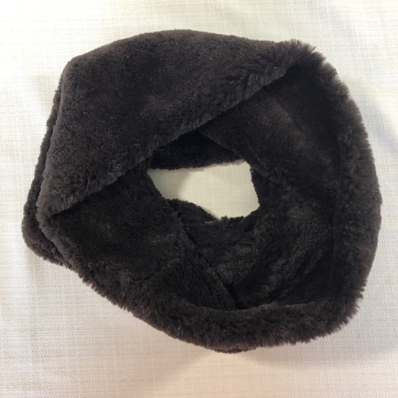 Soft fake fur collar - Picture 3 of 4